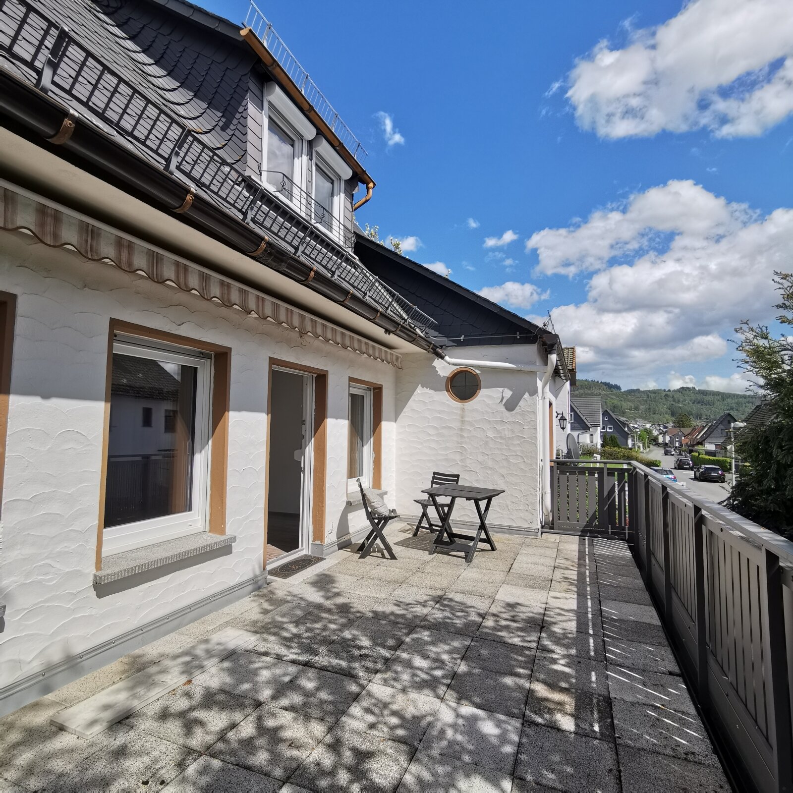 Ihr großzügiger Balkon
