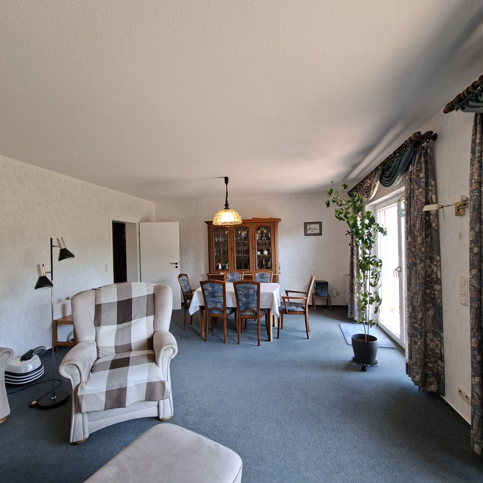 Wohnzimmer/Eßzimmer